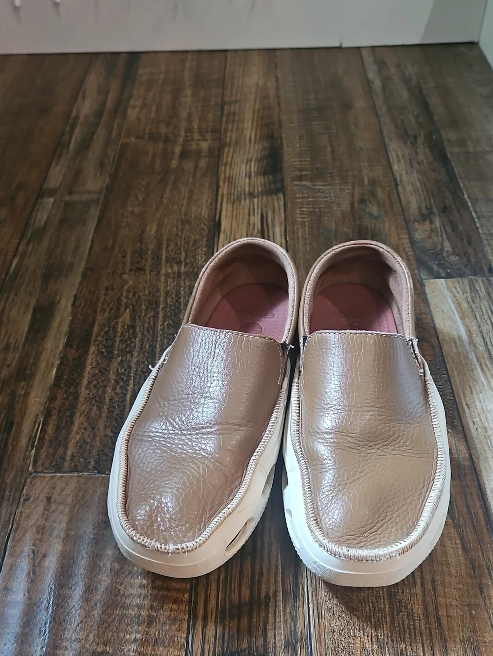 CROCS Tideline Tan Brown Leather‎ Slip-On Loafers with Beige Sole